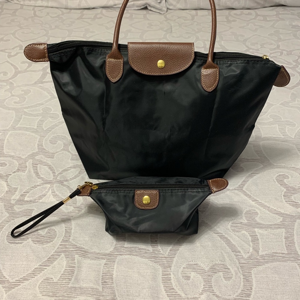 Purse with wristlet